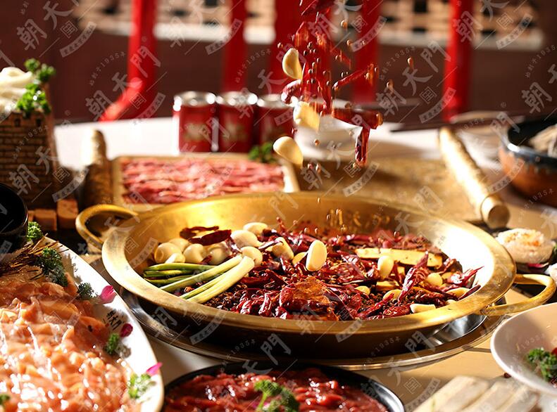 重慶老式火鍋加盟店，何不看看朝天門(mén)