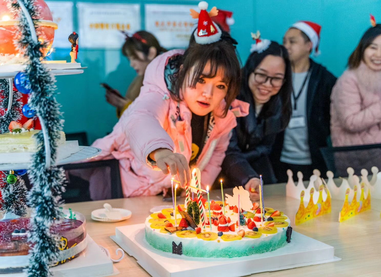 朝天門火鍋?zhàn)４蠹沂フQ節(jié)快樂(lè)！