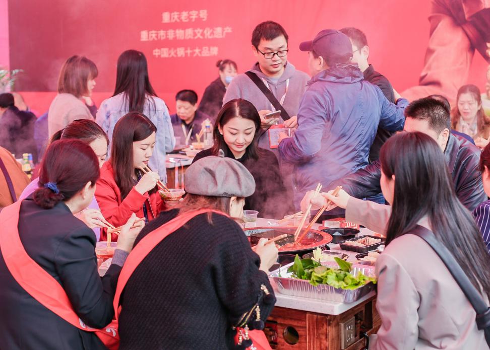 為什么現(xiàn)在的火鍋店都在開拓甜品賽道？