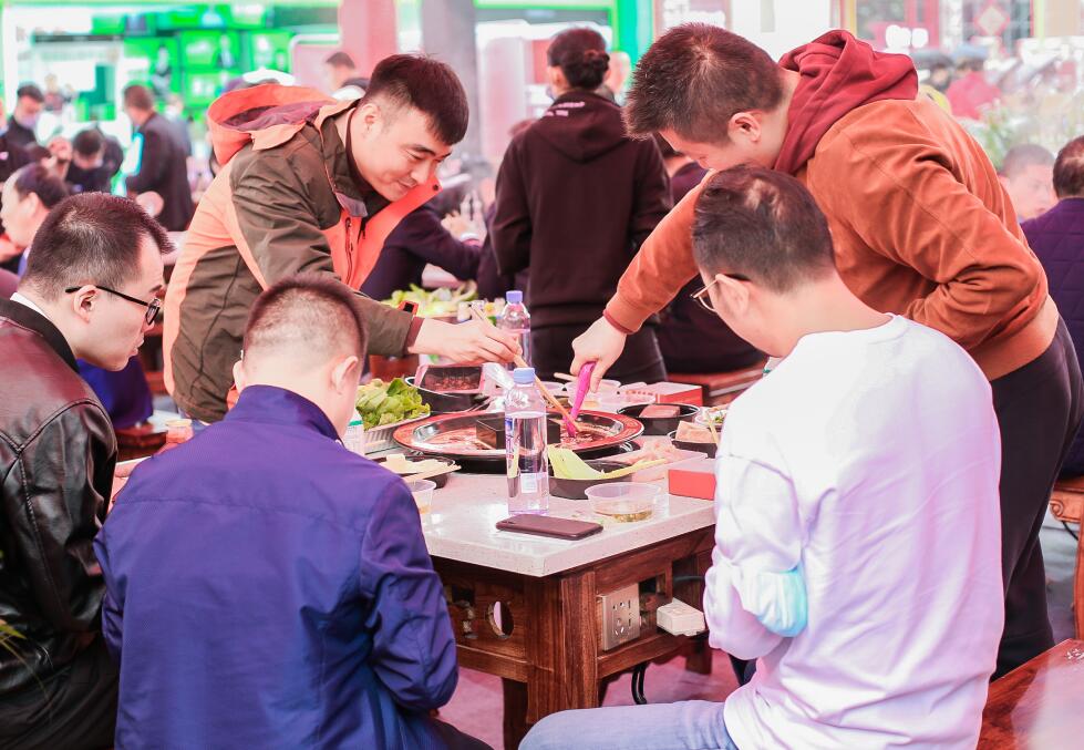 阿爾山開火鍋加盟店，如何戳中顧客的心？