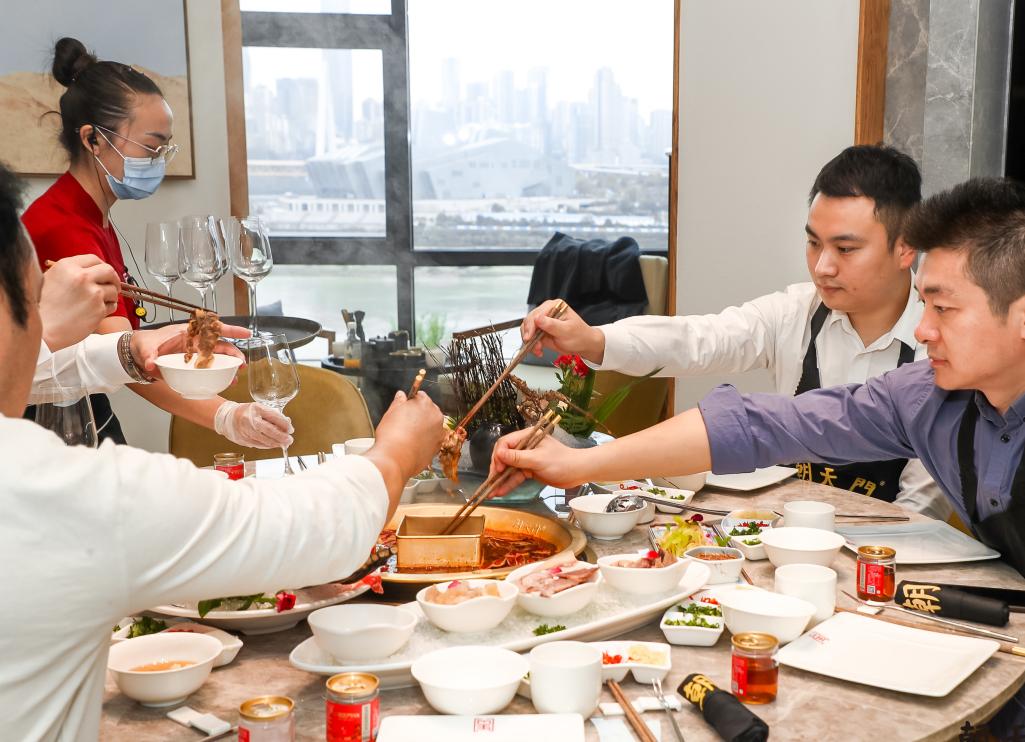 每日消耗30萬(wàn)噸毛肚，重慶人對(duì)毛肚究竟愛(ài)得有多深？