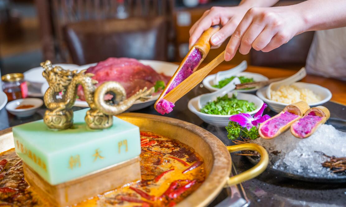 土到極致就是潮？餐廳越“土”，生意越好？