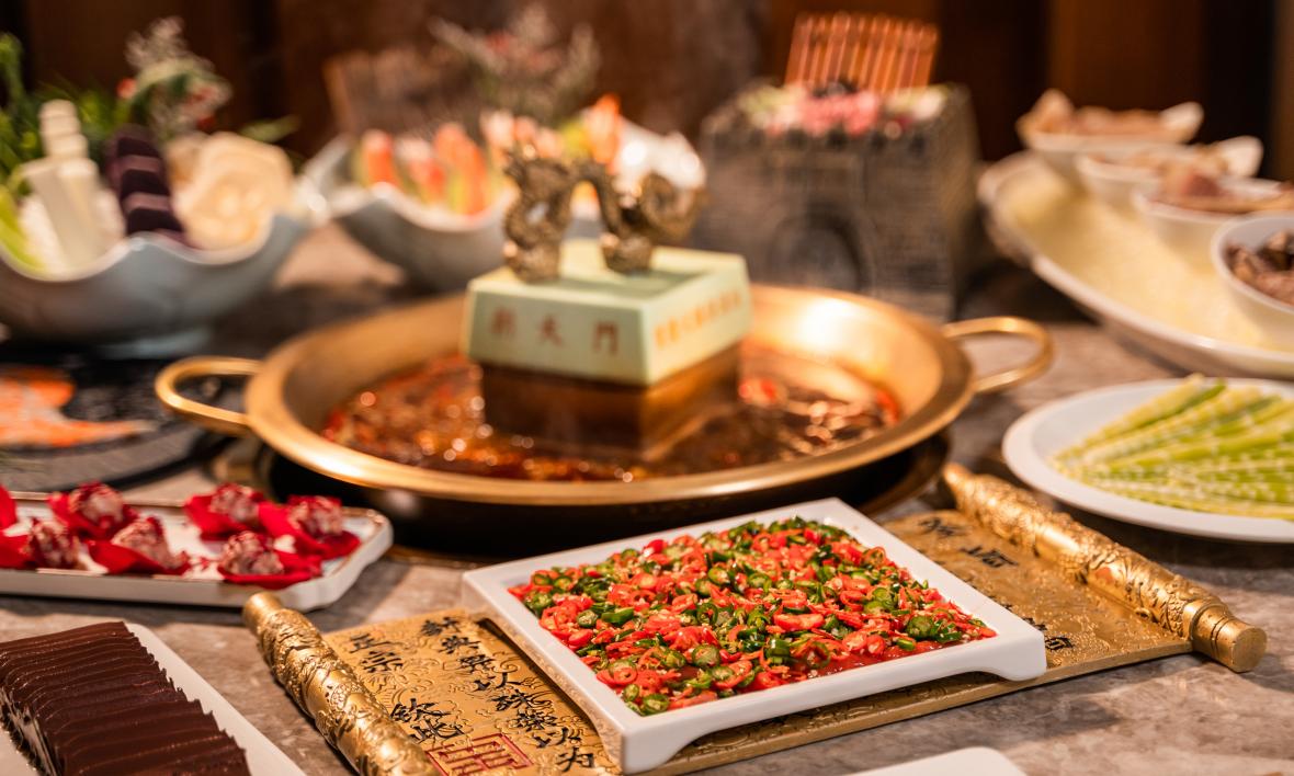 火鍋界新秀，爆店的秘籍菜品，火箭魷魚！