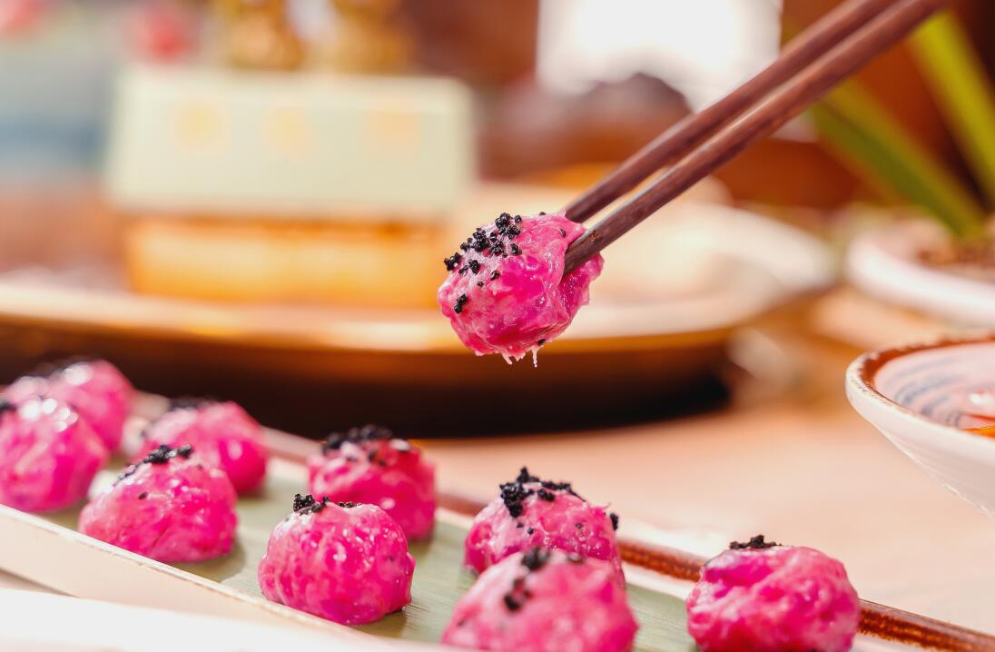 火鍋店人氣菜品，爆款牛肉丸制作揭秘，引流拉新利器！