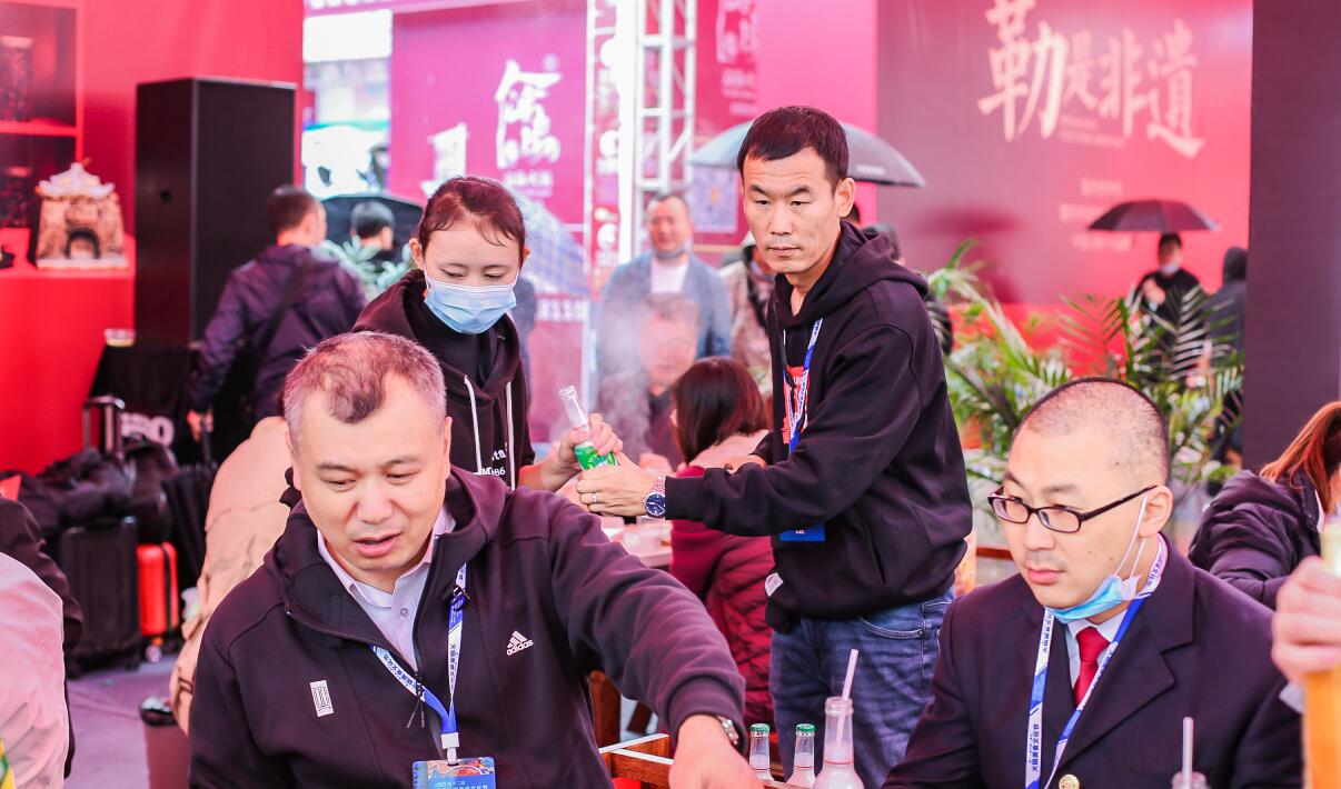 什么樣的店長(zhǎng)？讓一家新開(kāi)火鍋店，生意如此的好！