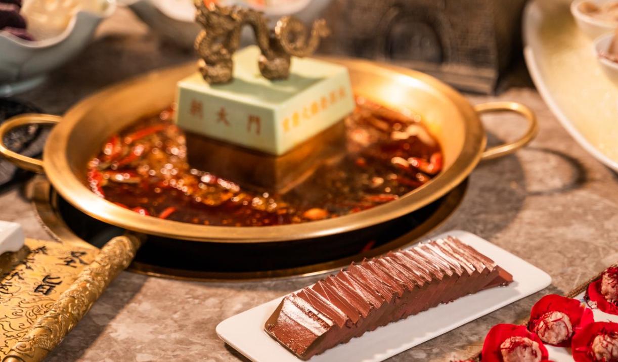 重慶火鍋，記得多吃鮮鴨血，補(bǔ)鐵就是補(bǔ)氣血！