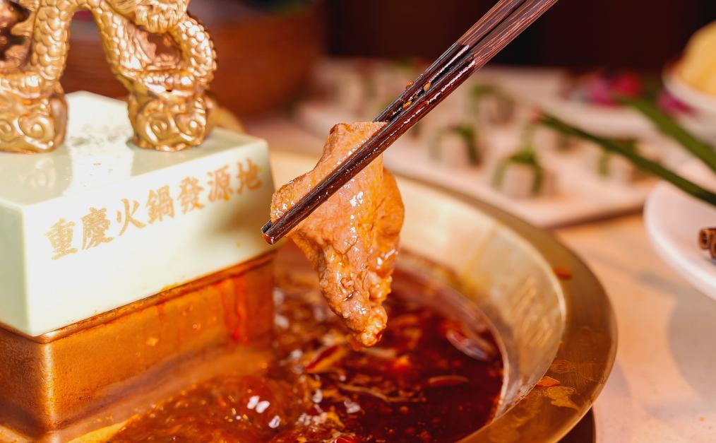 火鍋耙牛肉，好吃得不得了，難怪們店賣斷貨！