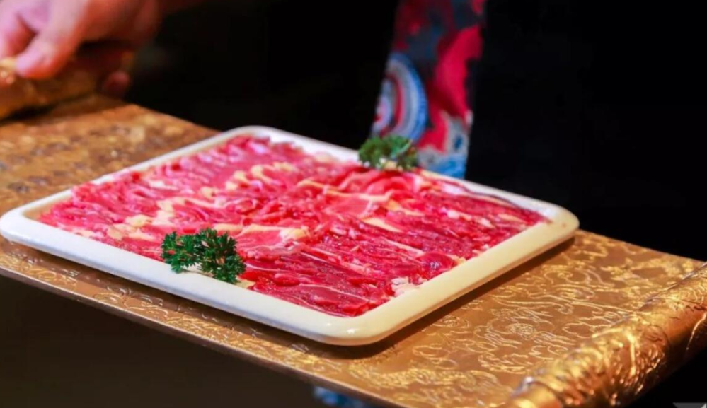 在西藏，吃一頓重慶火鍋把，附帶美食旅行攻略！