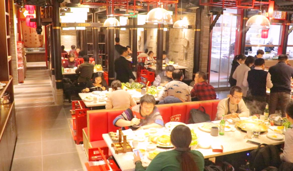 市井火鍋，生意好的秘密，居然是特色甜品！