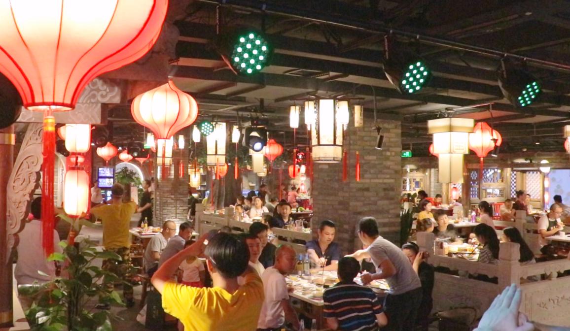 看了奧運(yùn)運(yùn)動員的肌肉，我決定多吃高蛋白火鍋菜品！